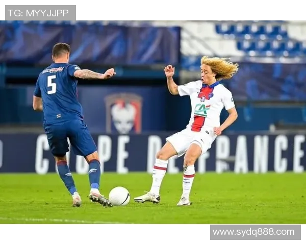 哈维西蒙斯:新星崛起的足球天才与未来之路探索